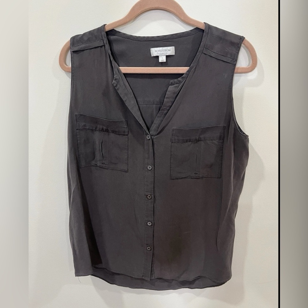 Nordstrom Women’s Black Silk Sleeveless Button Up Blouse In Light Black Large